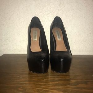 Steve madden black  leather pumps